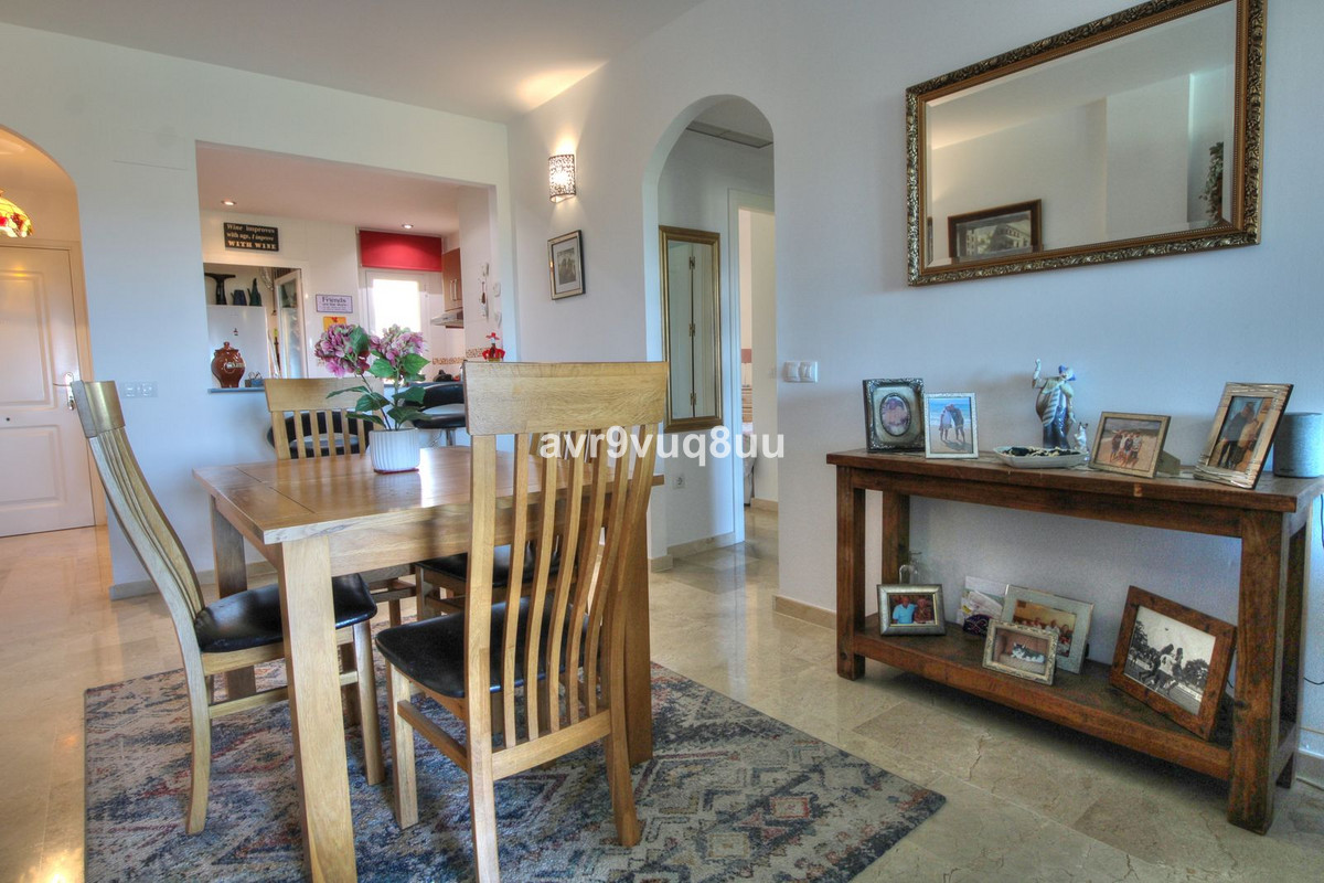 Se vende Apartamento Planta Media de 2 dormitorios en Costa Del Sol, Málaga, España