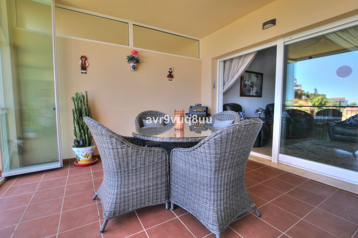 Se vende Apartamento Planta Media de 2 dormitorios en Costa Del Sol, Málaga, España
