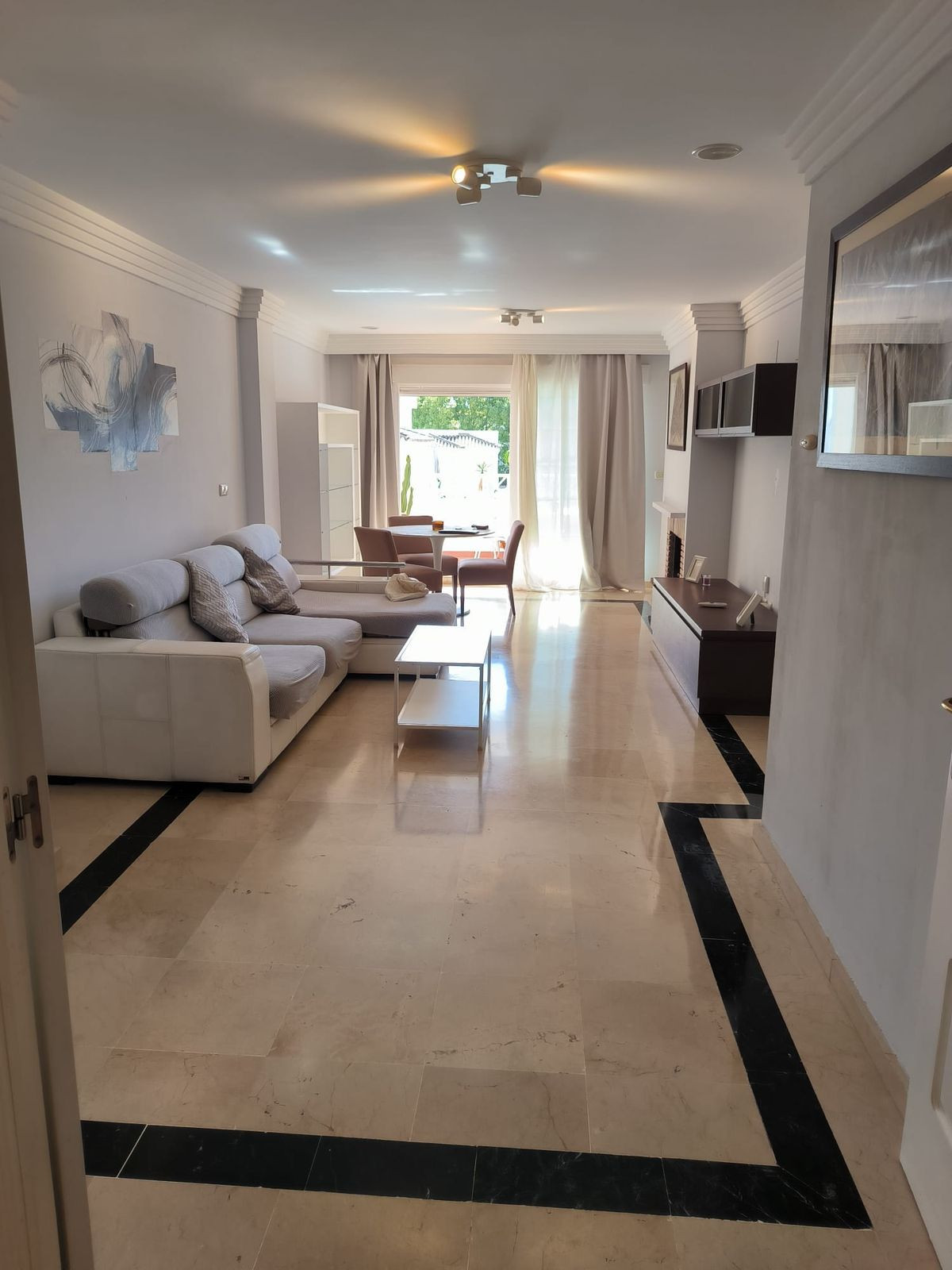 Se vende Apartamento Planta Media de 2 dormitorios en Costa Del Sol, Málaga, España