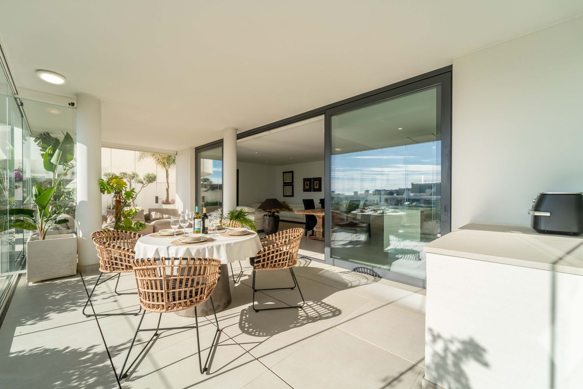 2 Bed Apartment for sale in Fuengirola Costa Del Sol, Málaga, Spain