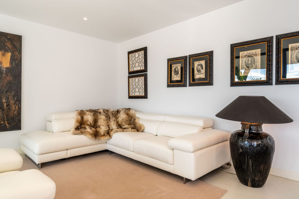 2 Bed Apartment for sale in Fuengirola Costa Del Sol, Málaga, Spain