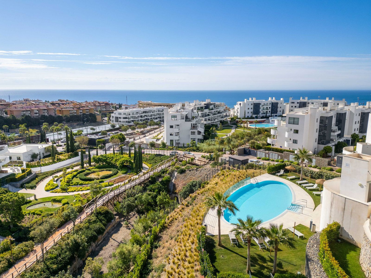 2 Bed Apartment for sale in Fuengirola Costa Del Sol, Málaga, Spain