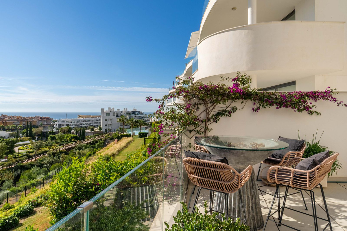 2 Bed Apartment for sale in Fuengirola Costa Del Sol, Málaga, Spain