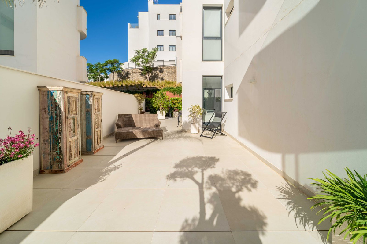 2 Bed Apartment for sale in Fuengirola Costa Del Sol, Málaga, Spain