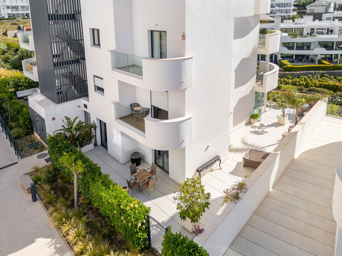 2 Bed Apartment for sale in Fuengirola Costa Del Sol, Málaga, Spain