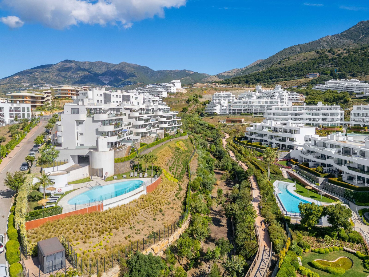 2 Bed Apartment for sale in Fuengirola Costa Del Sol, Málaga, Spain