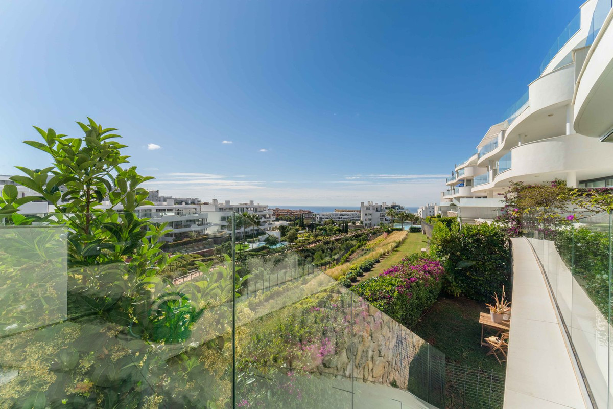 2 Bed Apartment for sale in Fuengirola Costa Del Sol, Málaga, Spain