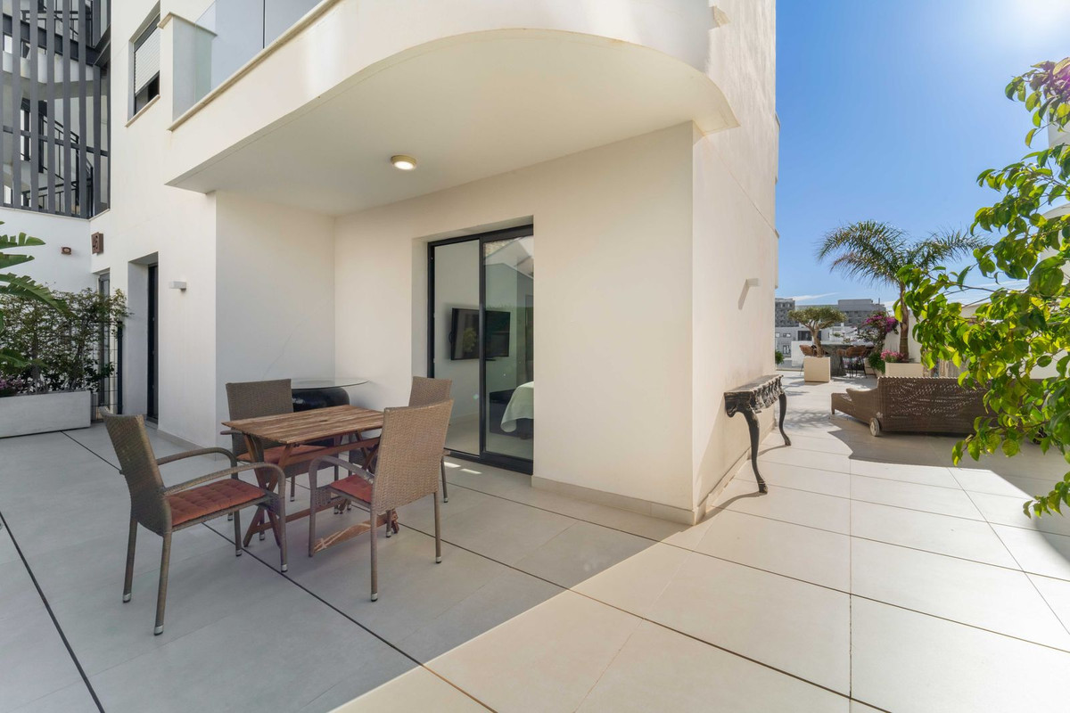 2 Bed Apartment for sale in Fuengirola Costa Del Sol, Málaga, Spain