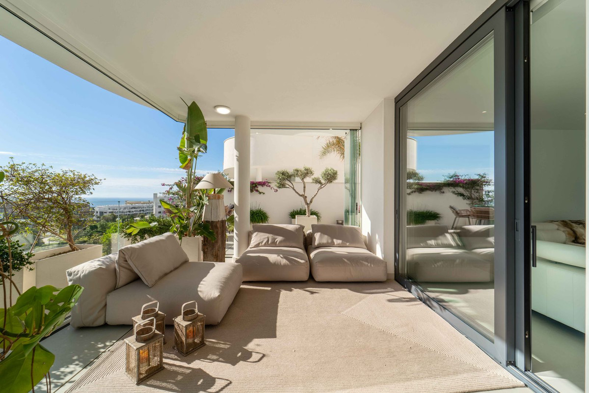 2 Bed Apartment for sale in Fuengirola Costa Del Sol, Málaga, Spain