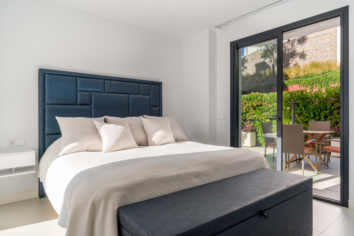 2 Bed Apartment for sale in Fuengirola Costa Del Sol, Málaga, Spain