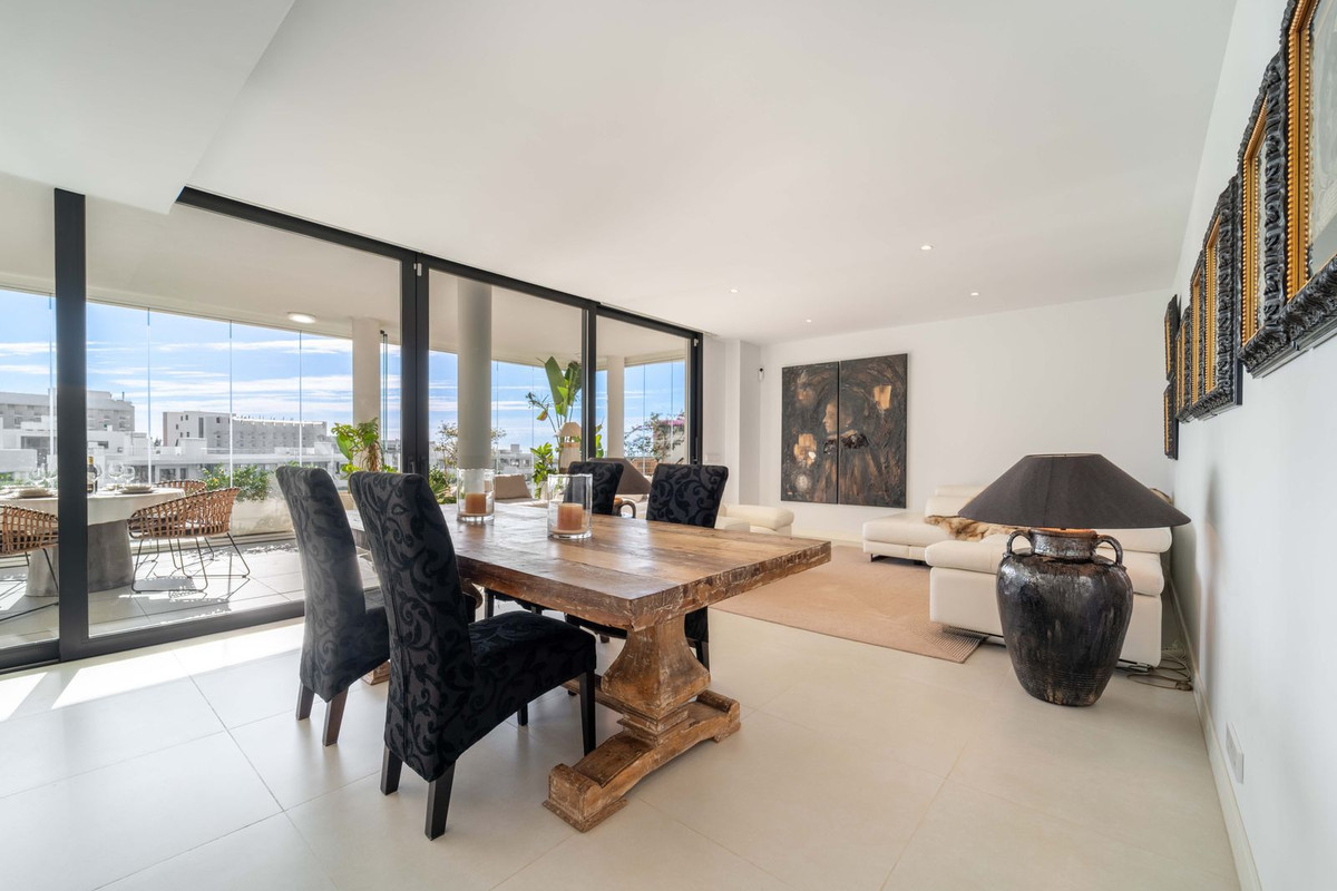 2 Bed Apartment for sale in Fuengirola Costa Del Sol, Málaga, Spain