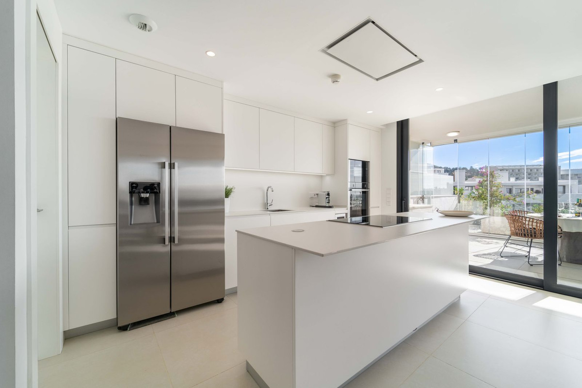 2 Bed Apartment for sale in Fuengirola Costa Del Sol, Málaga, Spain