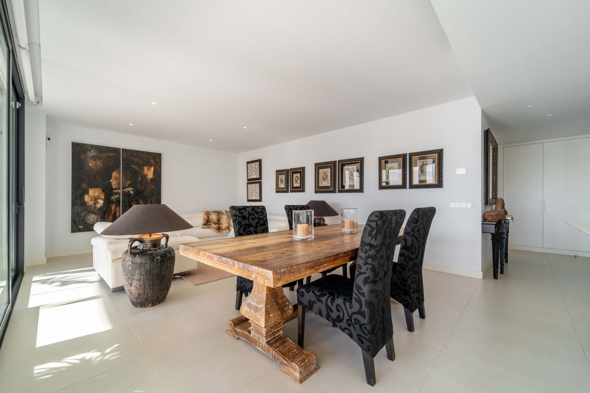 2 Bed Apartment for sale in Fuengirola Costa Del Sol, Málaga, Spain