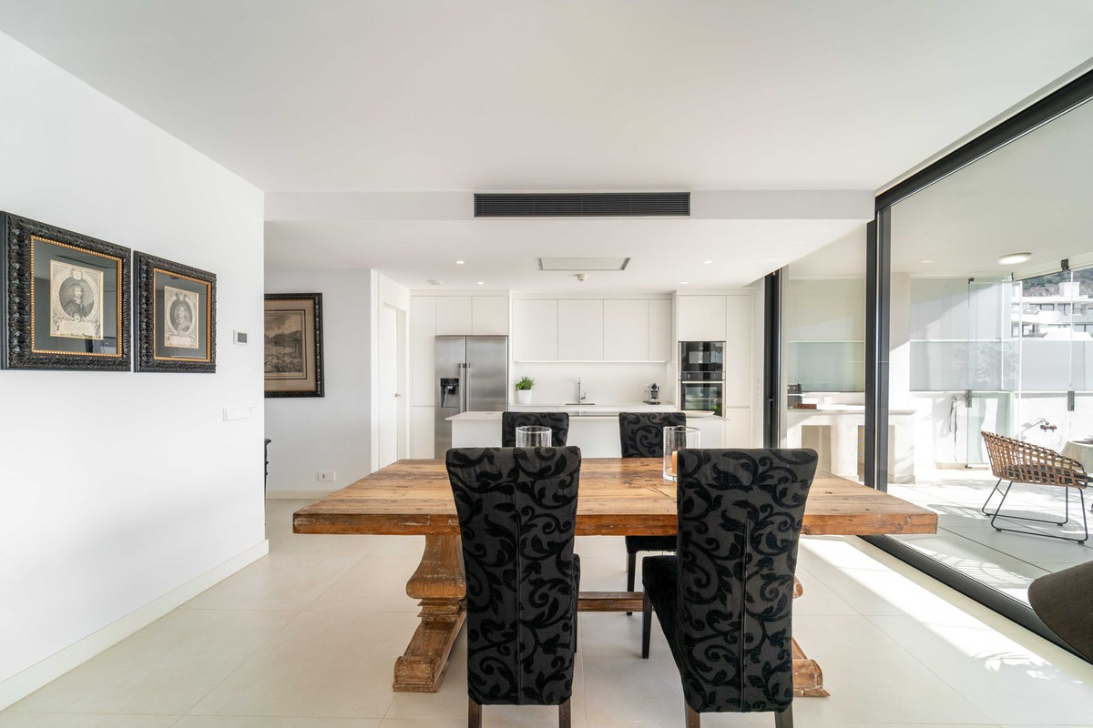 2 Bed Apartment for sale in Fuengirola Costa Del Sol, Málaga, Spain