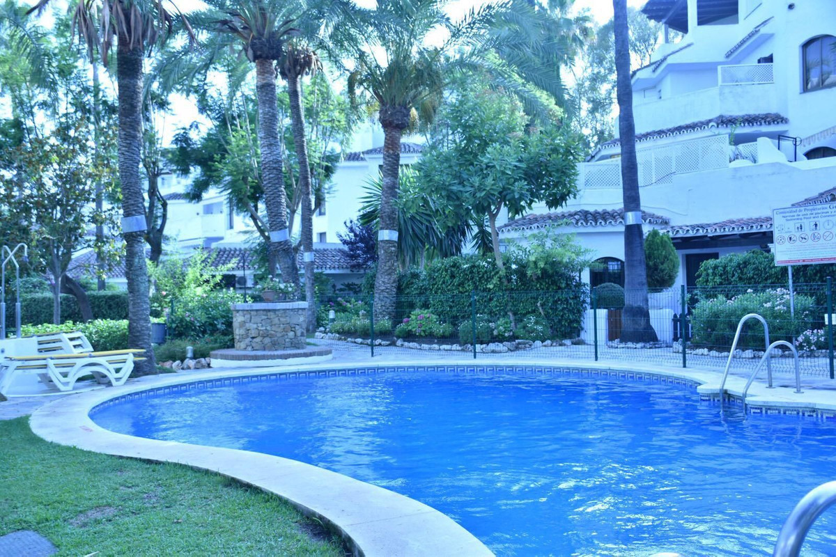 3 Bed Apartment for sale in Elviria Costa Del Sol, Málaga, Spain