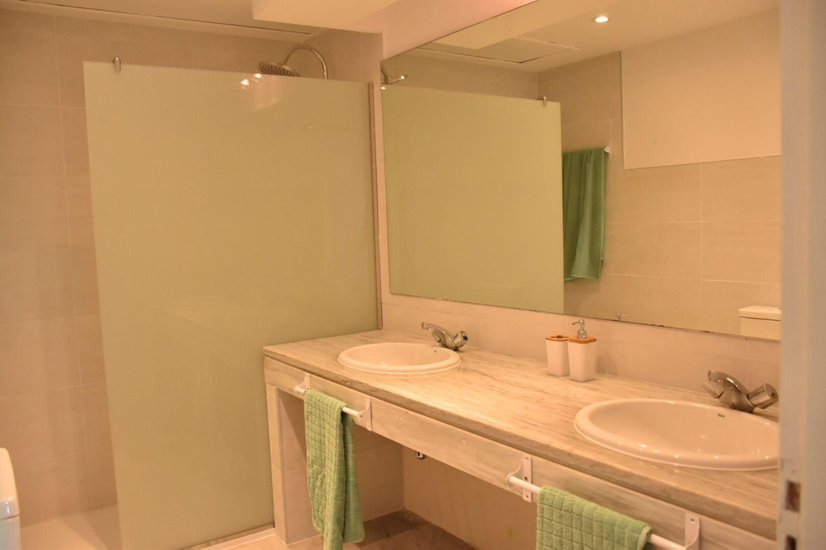 3 Bed Apartment for sale in Elviria Costa Del Sol, Málaga, Spain
