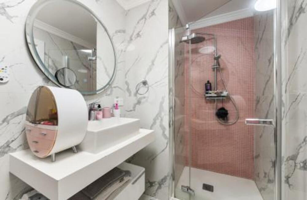 5 Bed Apartment for sale in Benahavís Costa Del Sol, Málaga, Spain