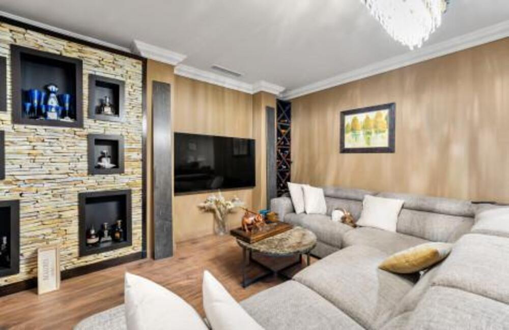 5 Bed Apartment for sale in Benahavís Costa Del Sol, Málaga, Spain