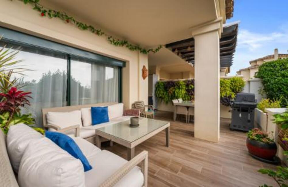 5 Bed Apartment for sale in Benahavís Costa Del Sol, Málaga, Spain