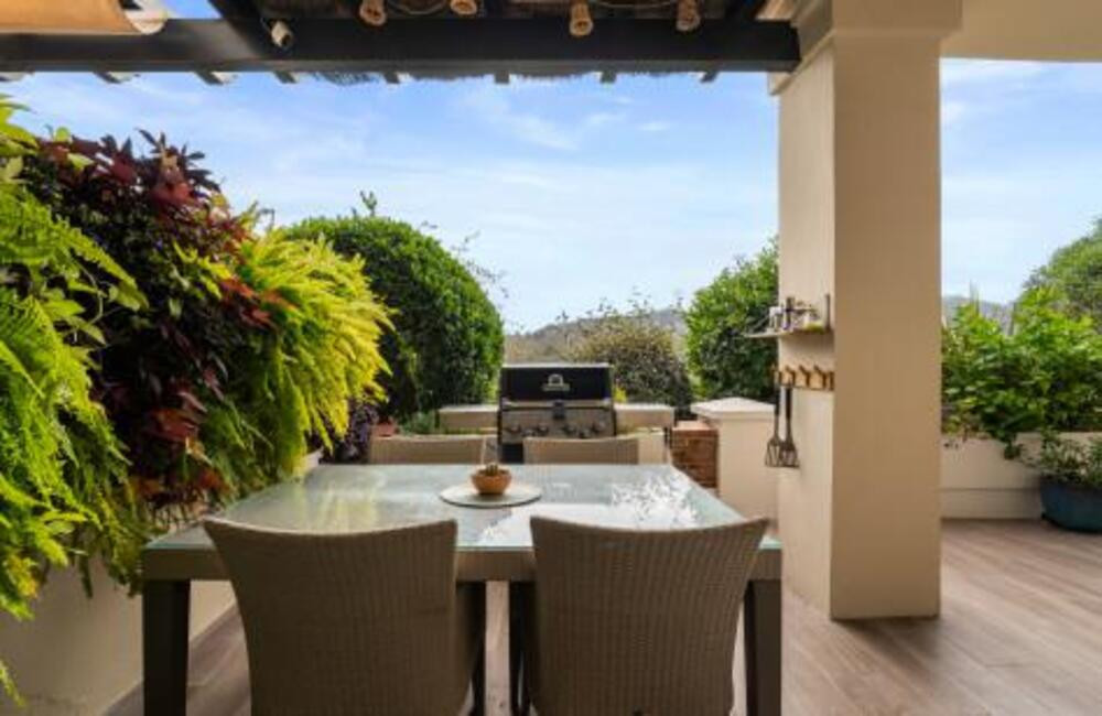 5 Bed Apartment for sale in Benahavís Costa Del Sol, Málaga, Spain