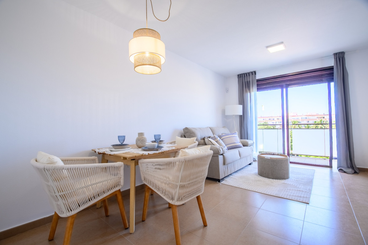 Se vende Apartamento Planta Media de 2 dormitorios en Costa Blanca, Alicante, España