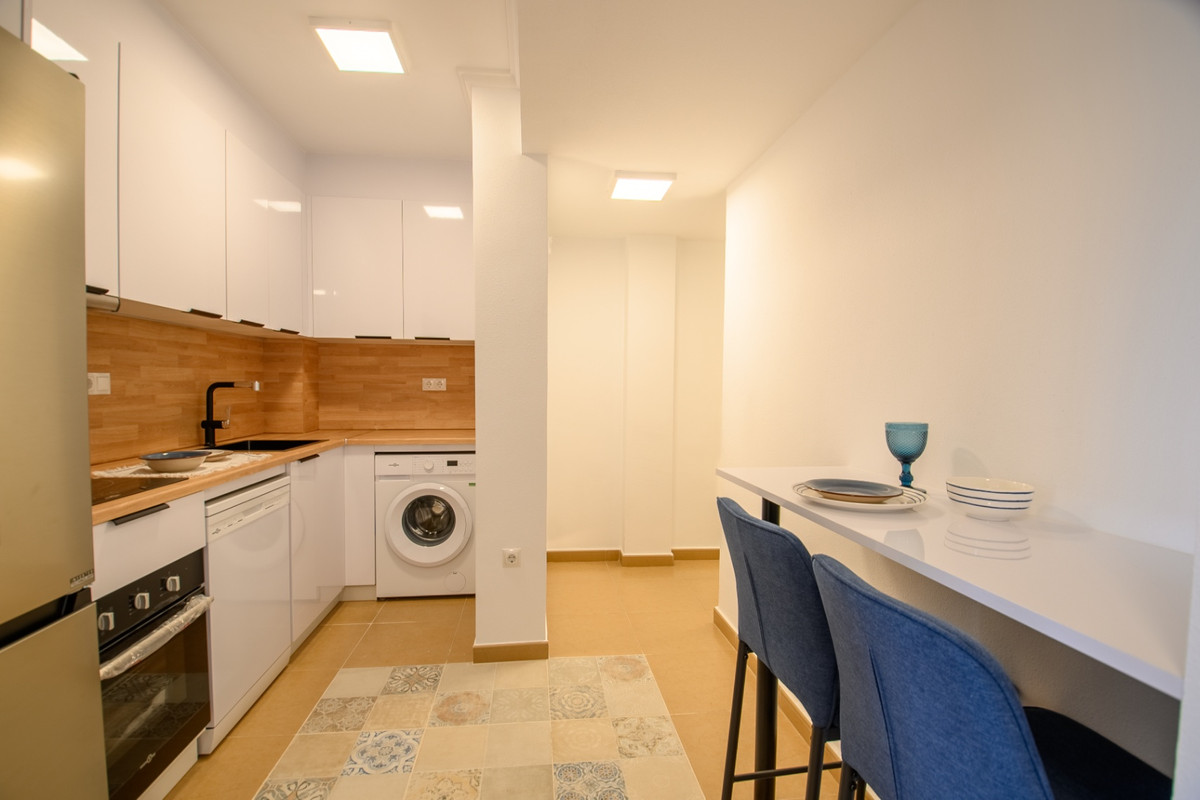 Se vende Apartamento Planta Media de 2 dormitorios en Costa Blanca, Alicante, España