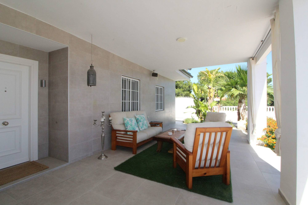 Se vende Villa - Chalet de 2 dormitorios en Costa Blanca, Alicante, España