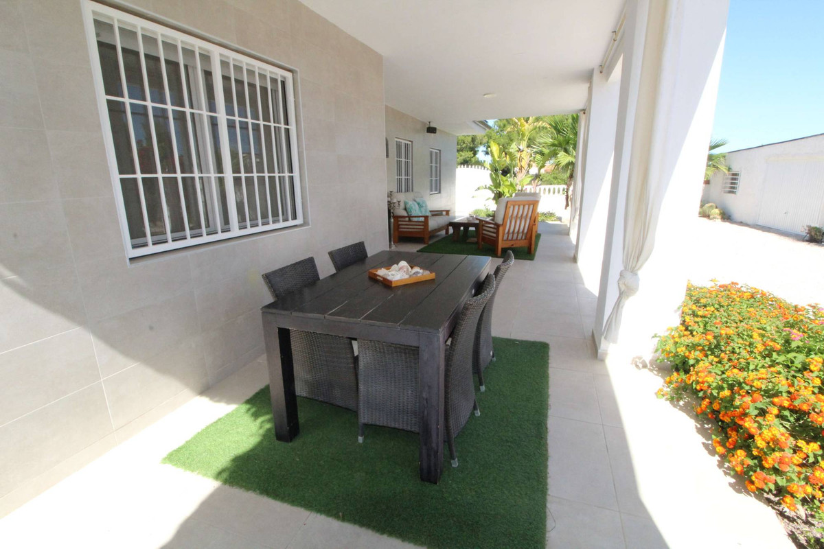 Se vende Villa - Chalet de 2 dormitorios en Costa Blanca, Alicante, España