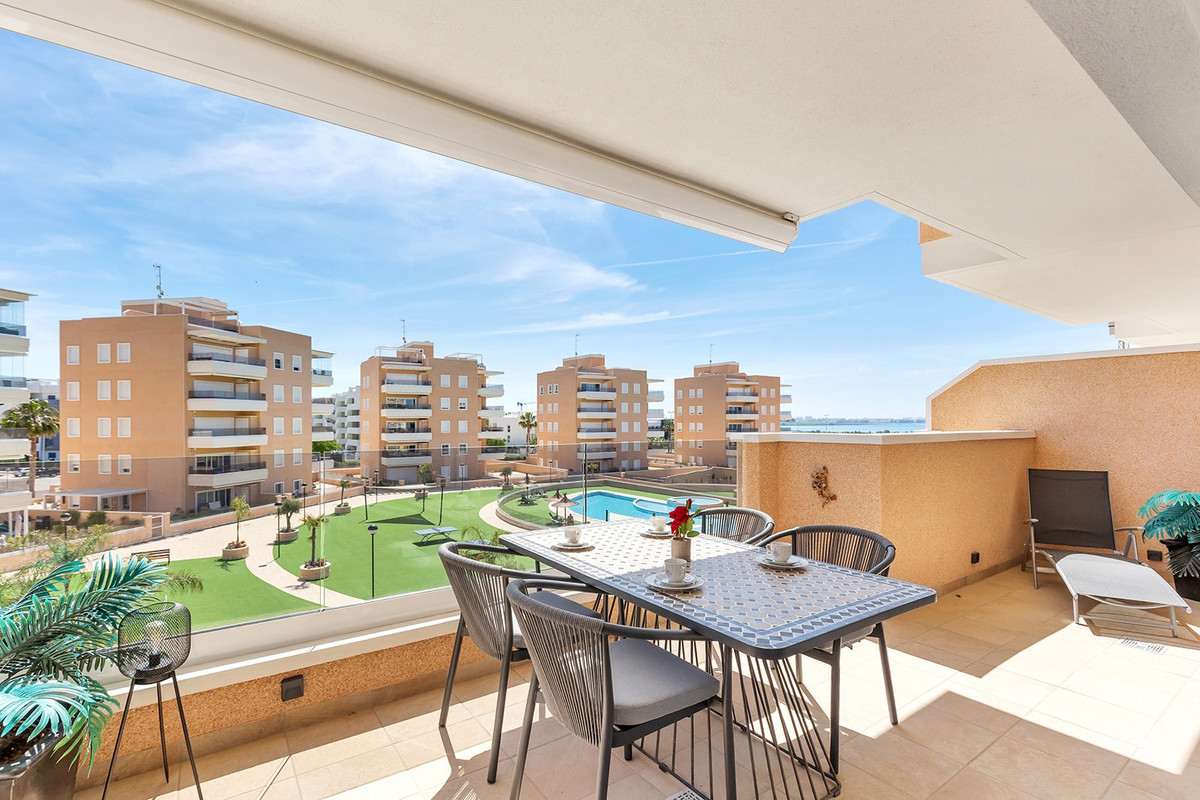 3 Bed Apartment for sale in Urbanización El Raso Costa Blanca, Alicante, Spain