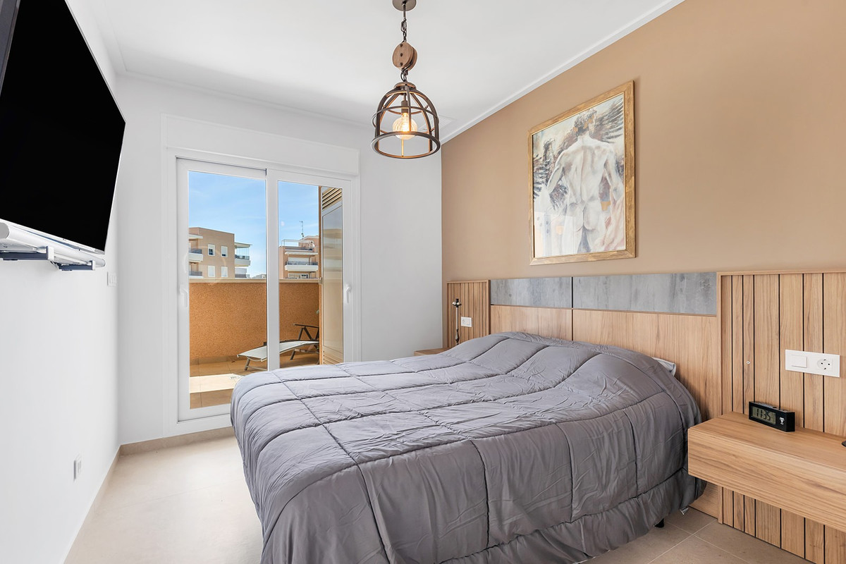 3 Bed Apartment for sale in Urbanización El Raso Costa Blanca, Alicante, Spain