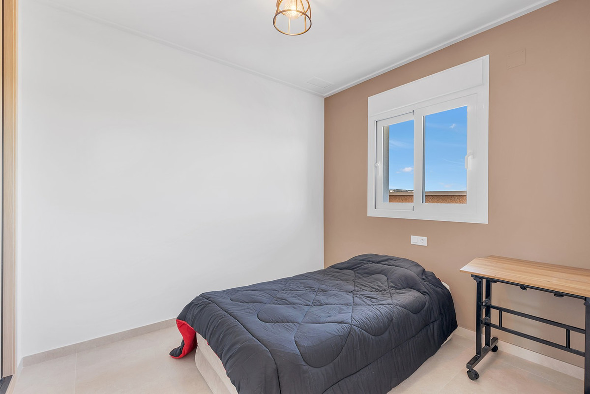 3 Bed Apartment for sale in Urbanización El Raso Costa Blanca, Alicante, Spain