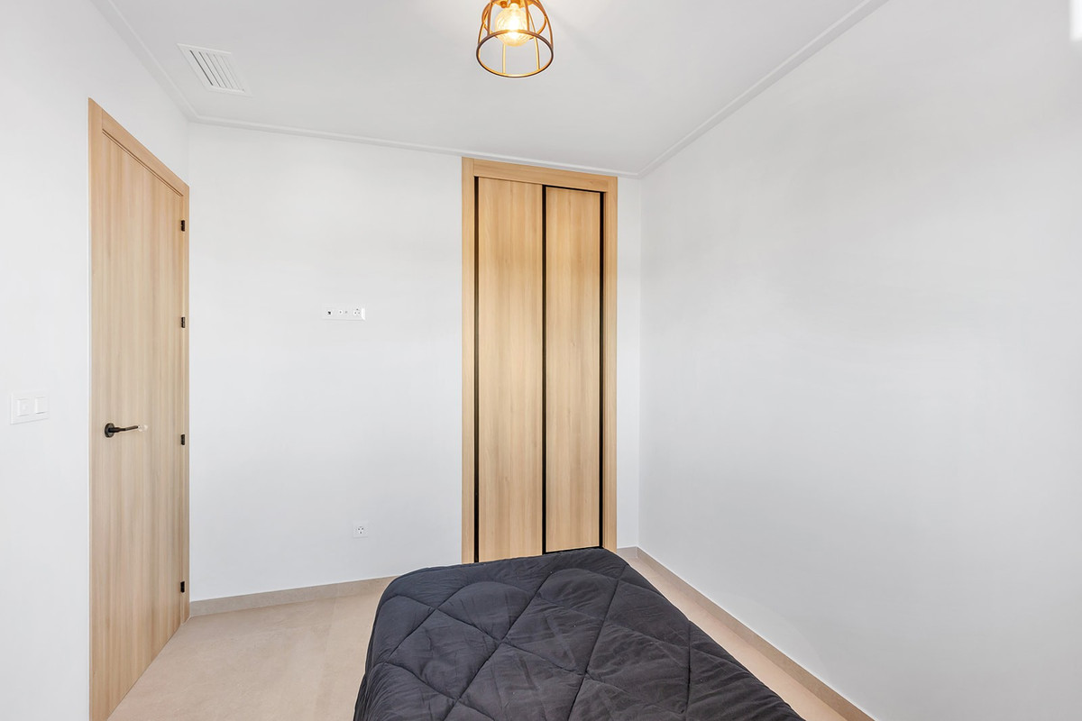 3 Bed Apartment for sale in Urbanización El Raso Costa Blanca, Alicante, Spain