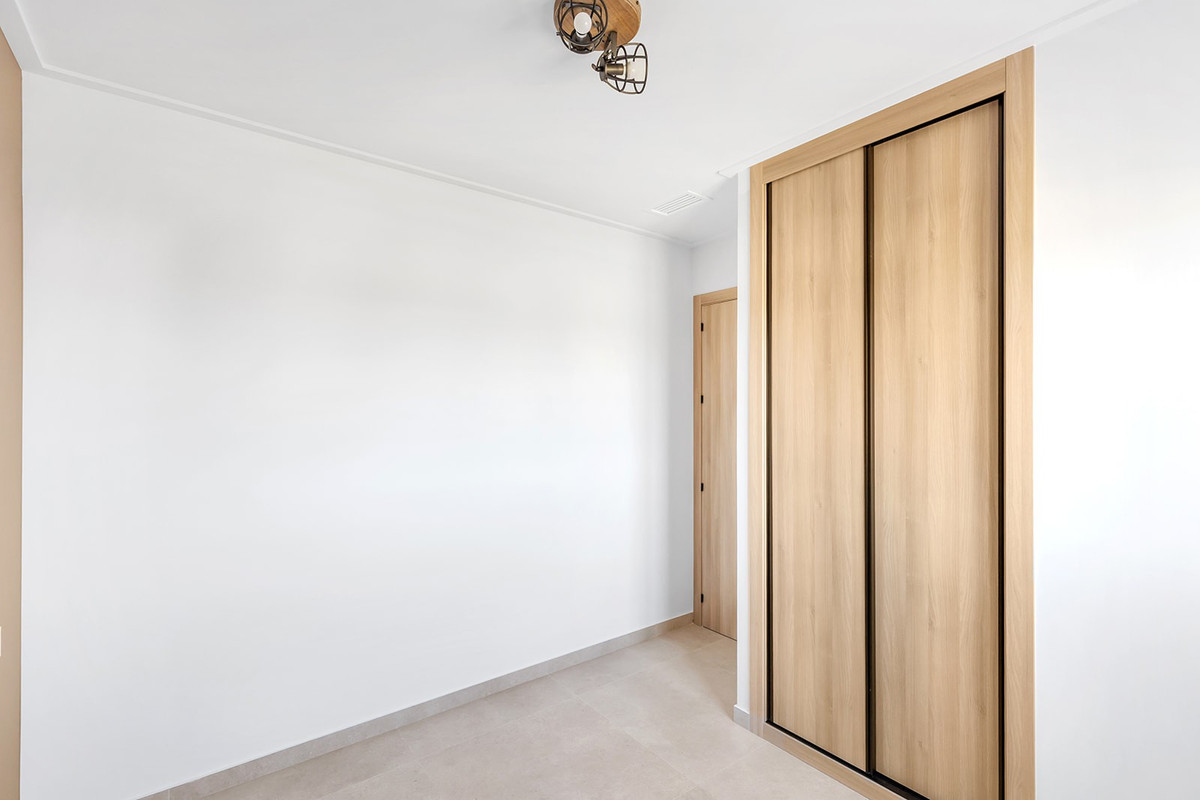 3 Bed Apartment for sale in Urbanización El Raso Costa Blanca, Alicante, Spain