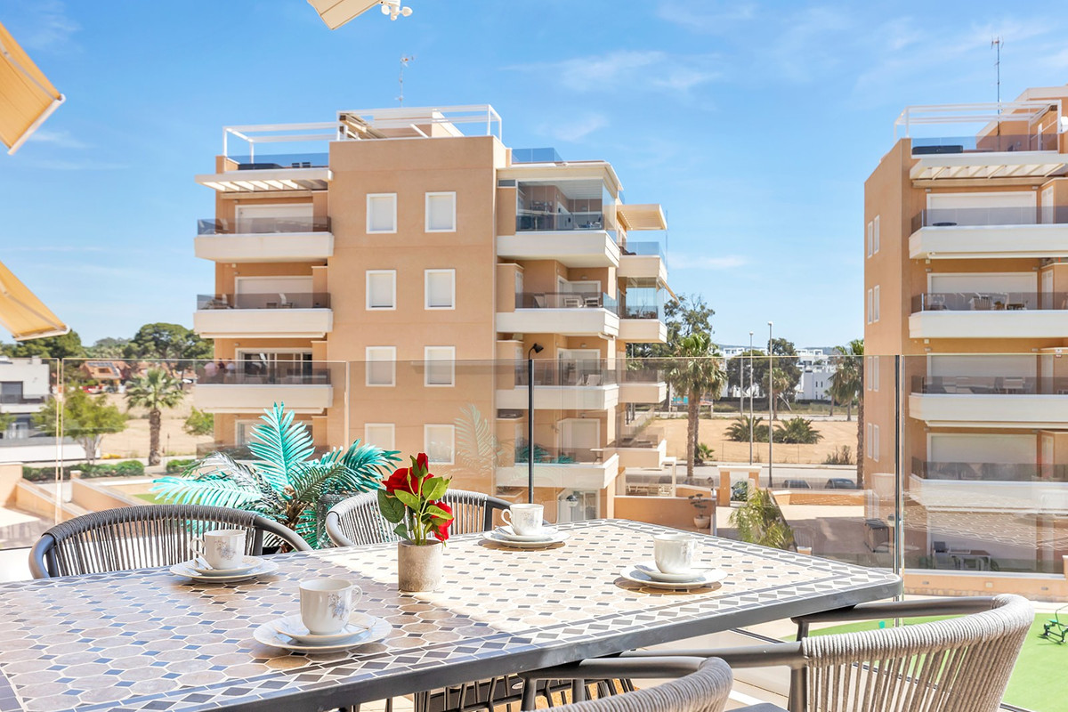 3 Bed Apartment for sale in Urbanización El Raso Costa Blanca, Alicante, Spain