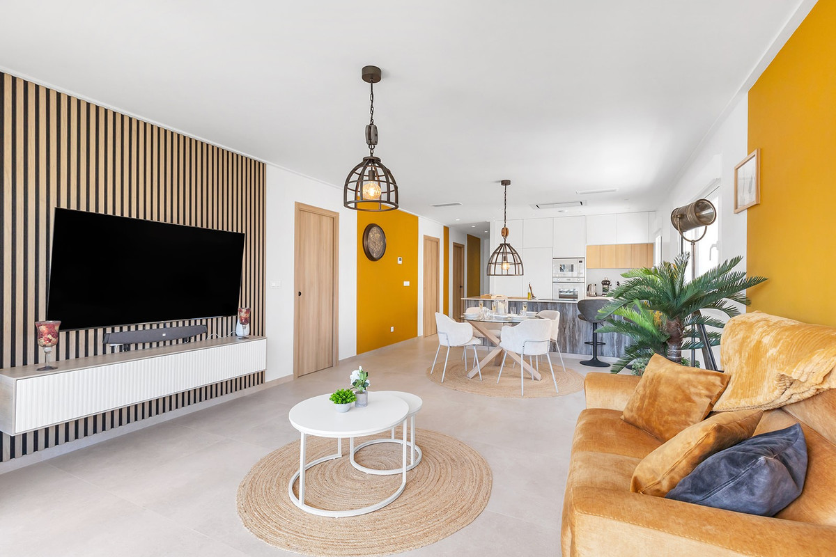 3 Bed Apartment for sale in Urbanización El Raso Costa Blanca, Alicante, Spain