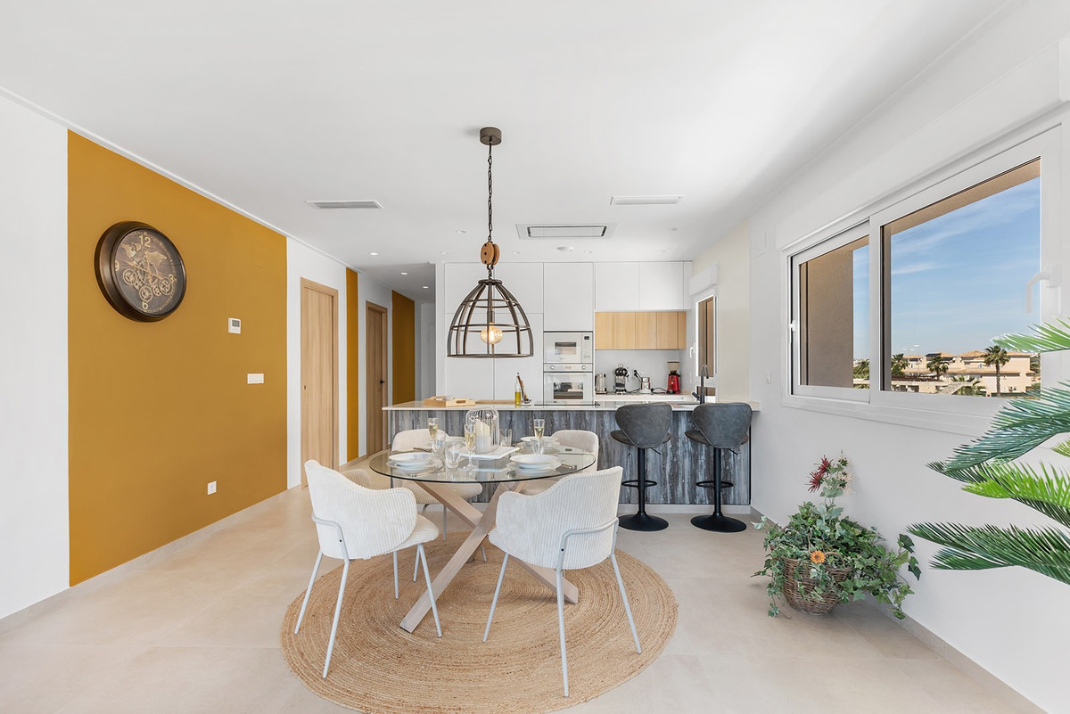 3 Bed Apartment for sale in Urbanización El Raso Costa Blanca, Alicante, Spain