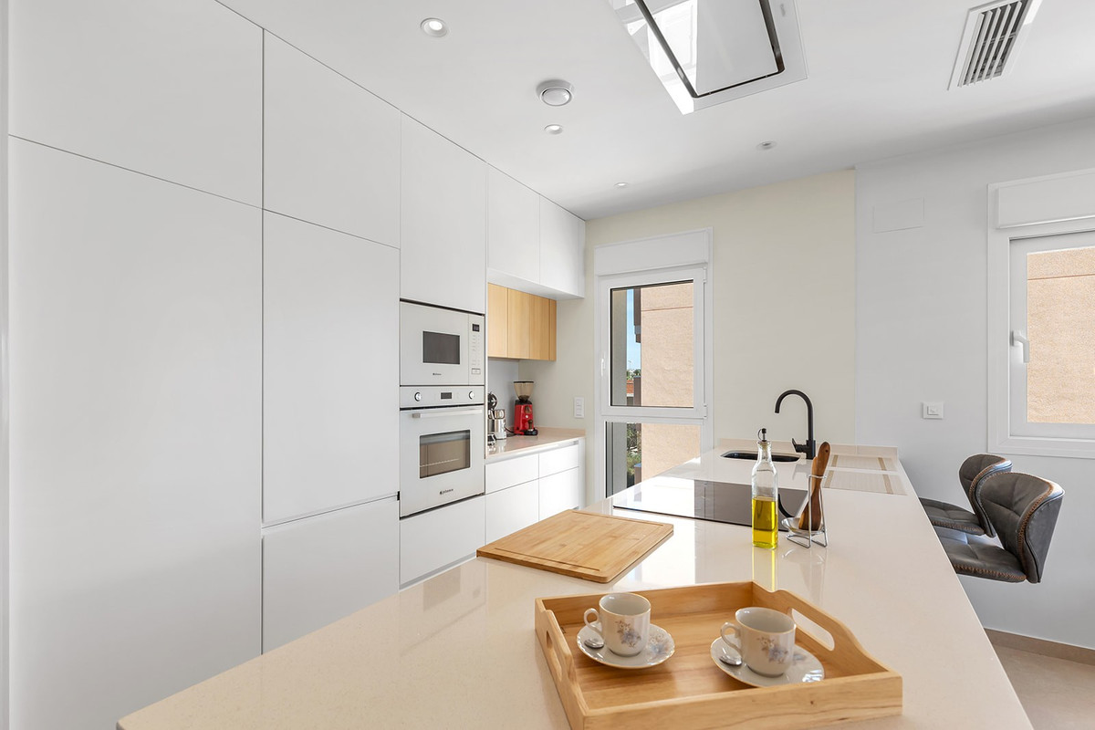 3 Bed Apartment for sale in Urbanización El Raso Costa Blanca, Alicante, Spain