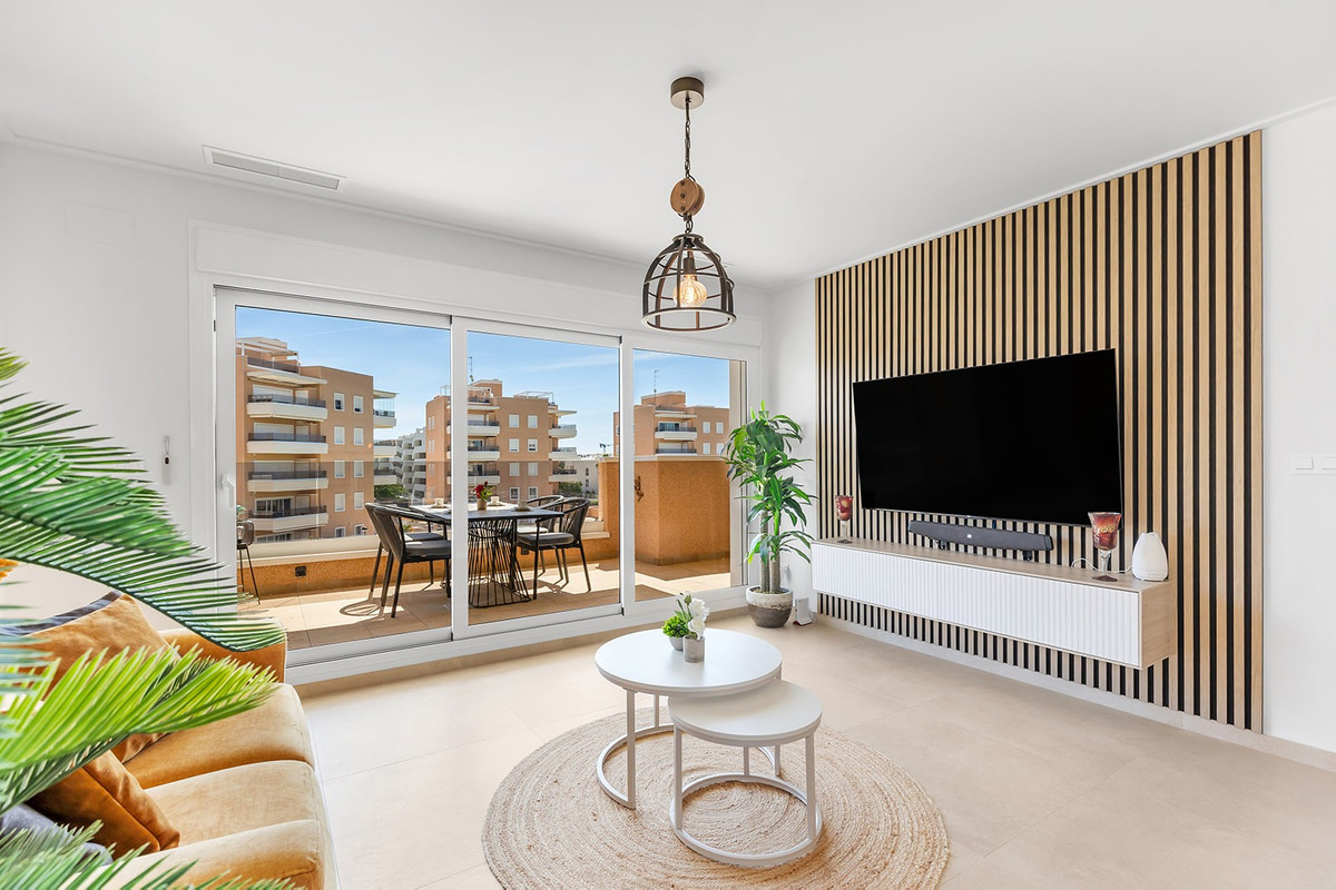 3 Bed Apartment for sale in Urbanización El Raso Costa Blanca, Alicante, Spain