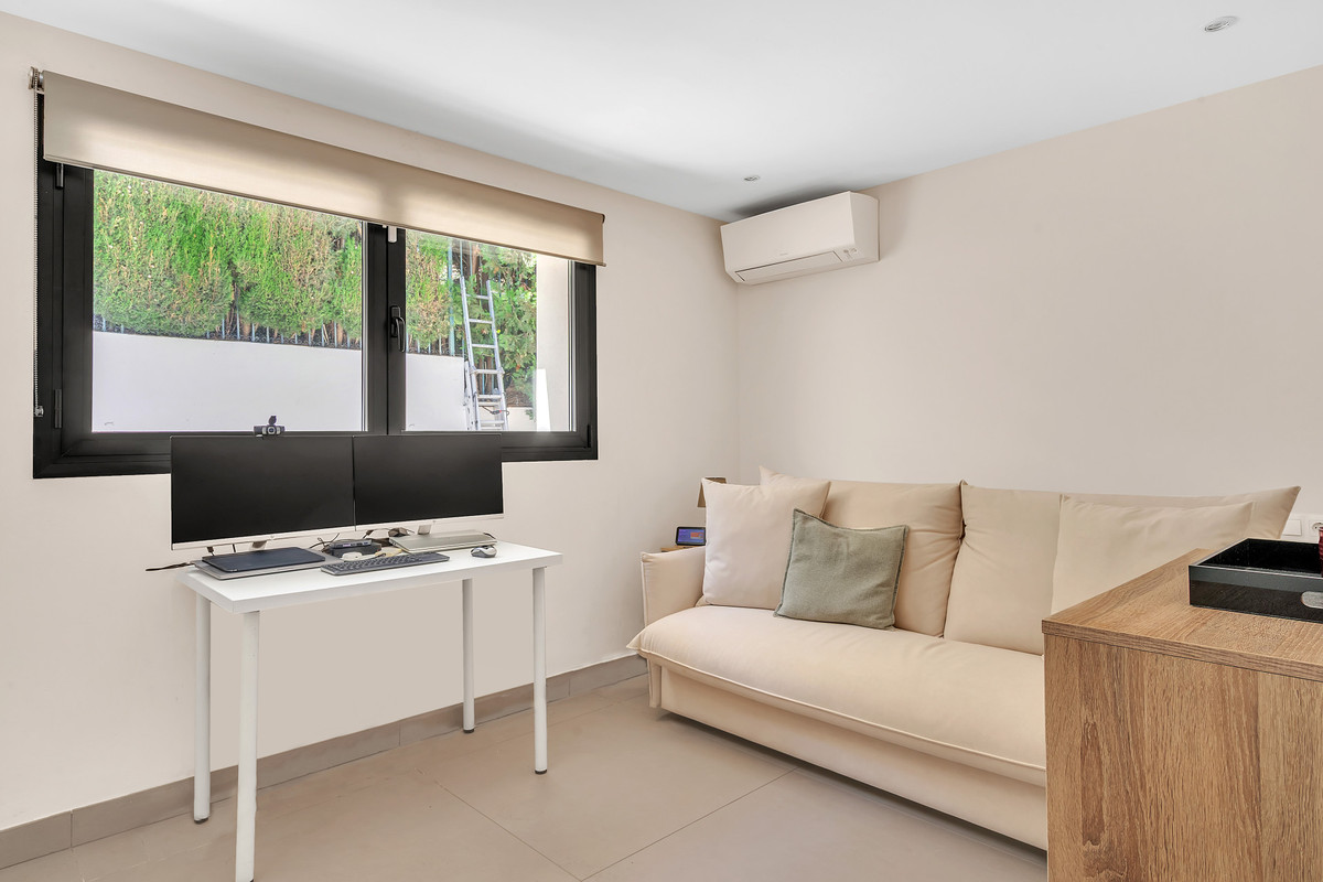 Se vende Villa - Chalet de 4 dormitorios en Costa Del Sol, Málaga, España