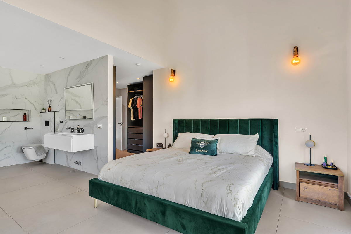 Se vende Villa - Chalet de 4 dormitorios en Costa Del Sol, Málaga, España