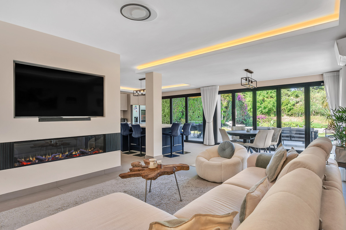 Se vende Villa - Chalet de 4 dormitorios en Costa Del Sol, Málaga, España