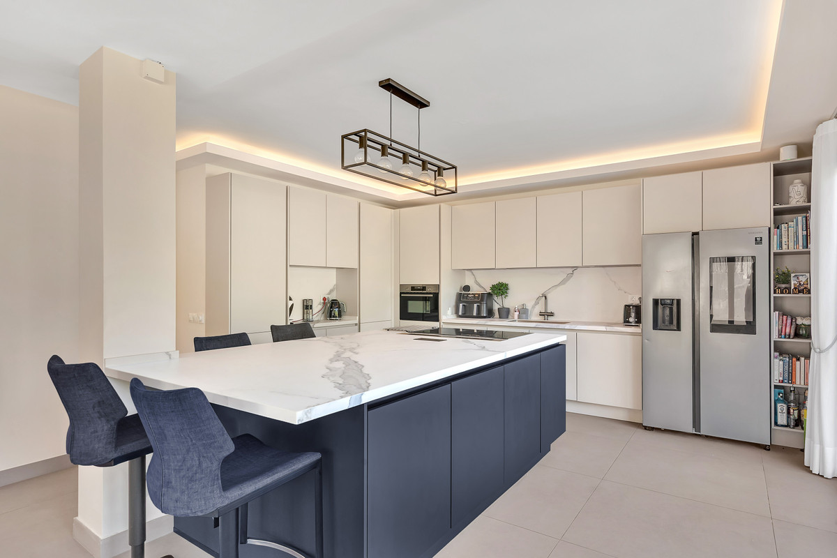 Se vende Villa - Chalet de 4 dormitorios en Costa Del Sol, Málaga, España