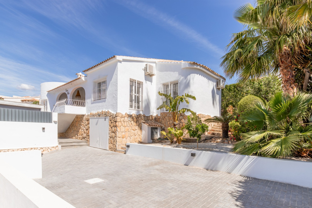 4 Bed Townhouse for sale in Moraira Costa Blanca, Alicante, Spain