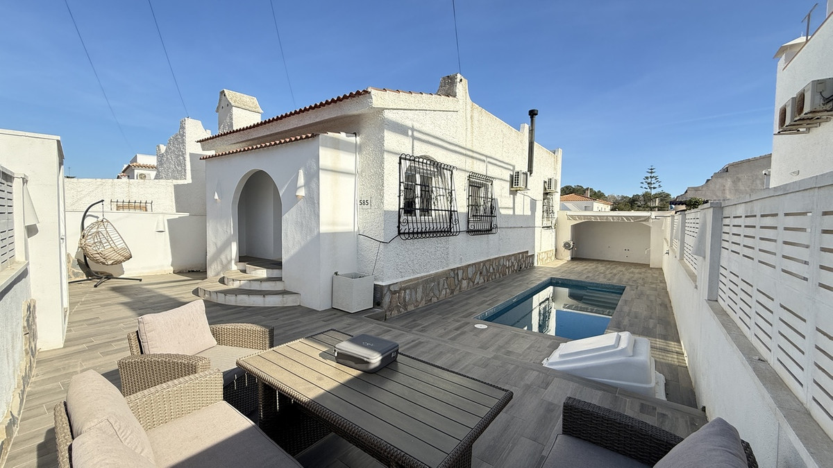 Se vende Villa - Chalet de 2 dormitorios en Costa Blanca, Alicante, España