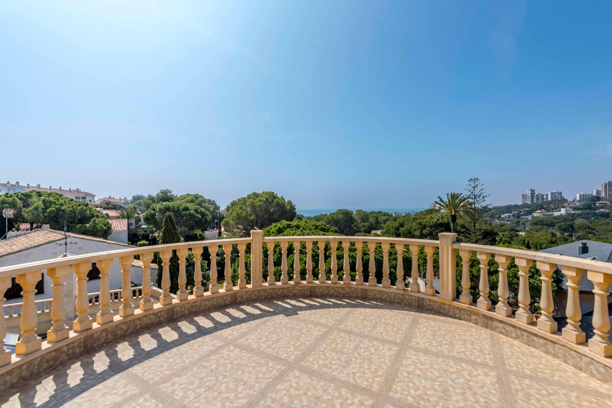 4 Bed Townhouse for sale in Campoamor Costa Blanca, Alicante, Spain