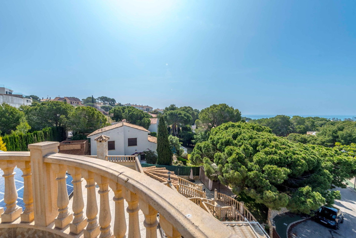 4 Bed Townhouse for sale in Campoamor Costa Blanca, Alicante, Spain