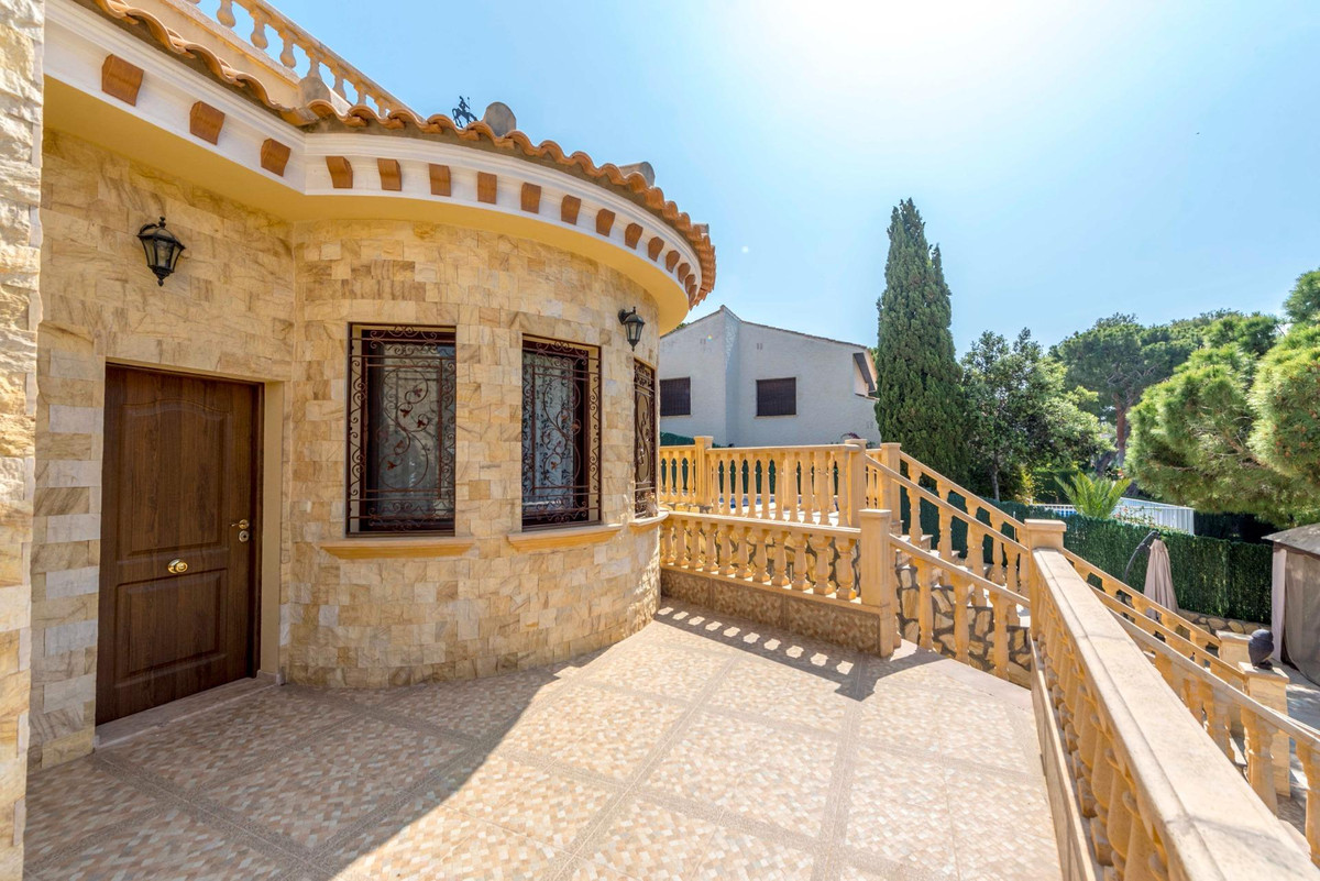 4 Bed Townhouse for sale in Campoamor Costa Blanca, Alicante, Spain