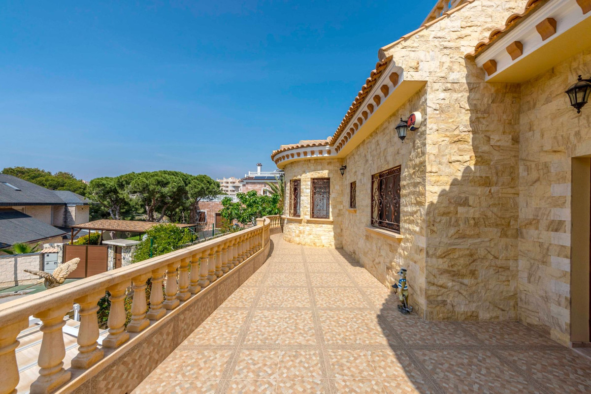 4 Bed Townhouse for sale in Campoamor Costa Blanca, Alicante, Spain