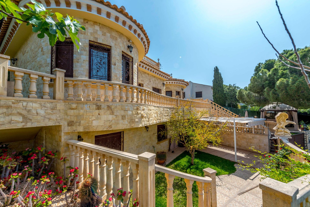 4 Bed Townhouse for sale in Campoamor Costa Blanca, Alicante, Spain