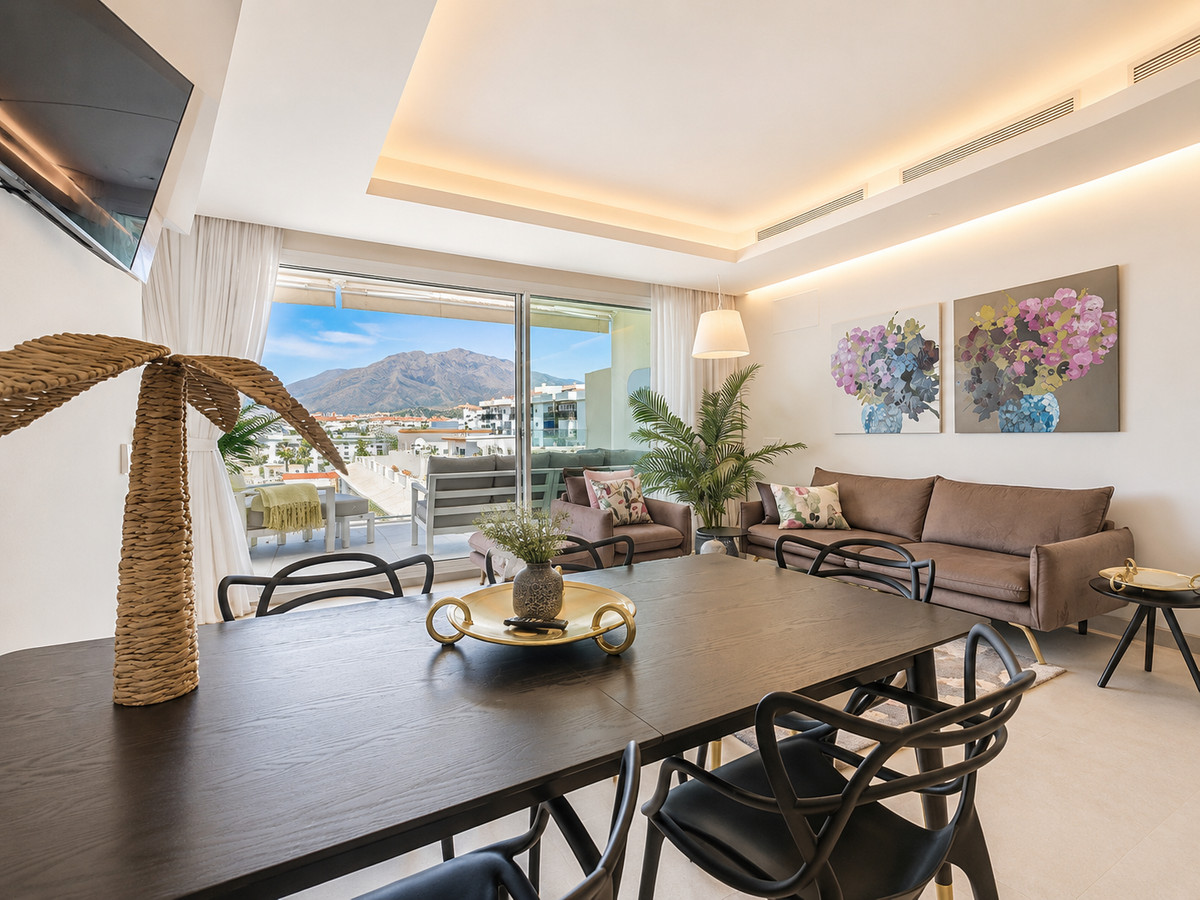 2 Bed Apartment for sale in Estepona Costa Del Sol, Málaga, Spain